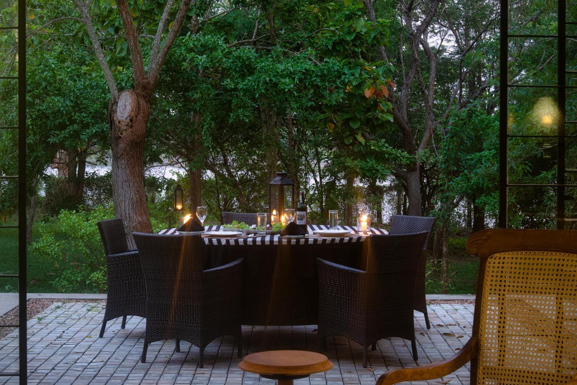 Villa Neem Tree House Kirinda  Esterno foto